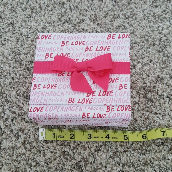 RARE Exclusive Denmark Copenhagen Pandora Gift Jewelry Box BE LOVE - Picture 5 of 10